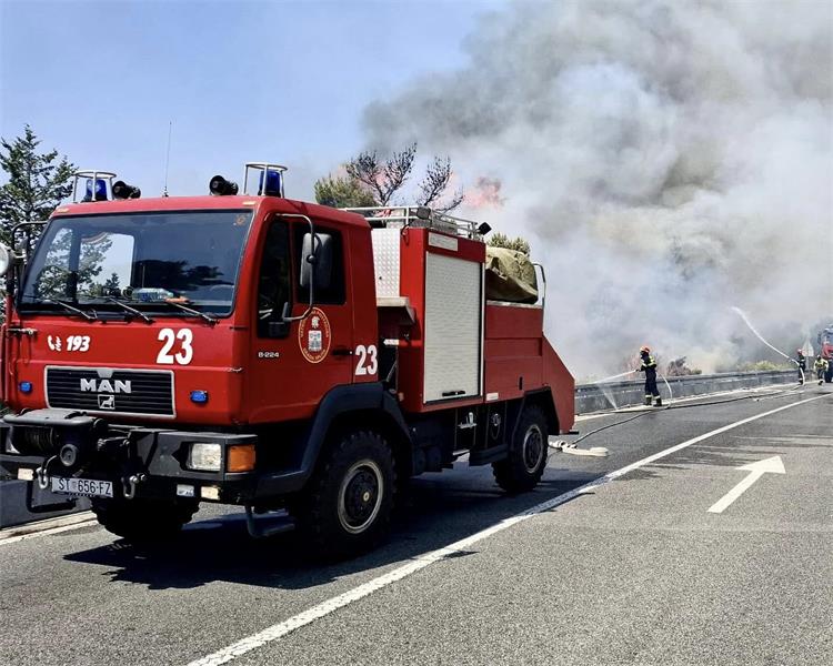 Slika /slike/JVP Split pisak.jpg